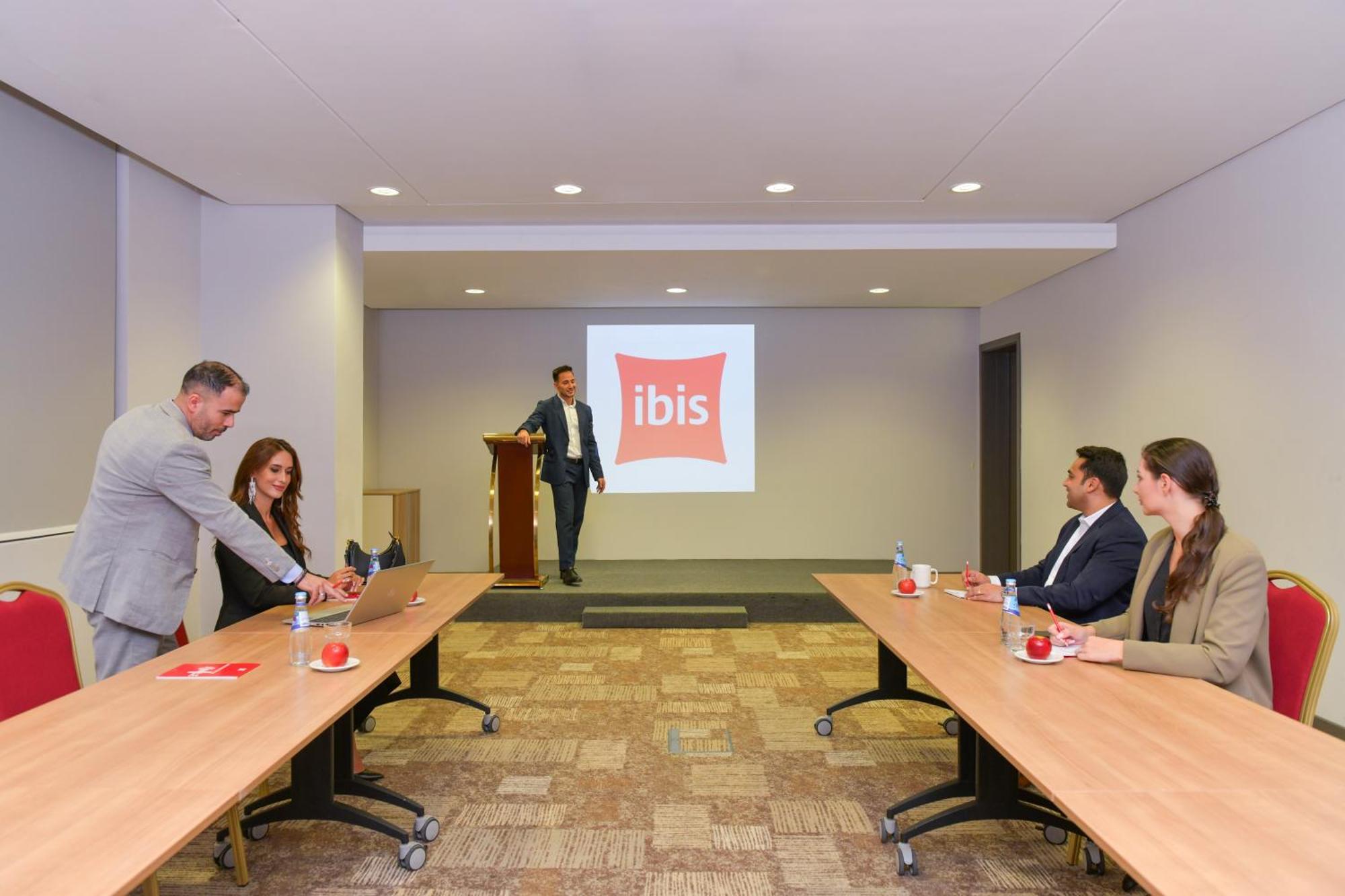 فندق Ibis الدوحة المظهر الخارجي الصورة